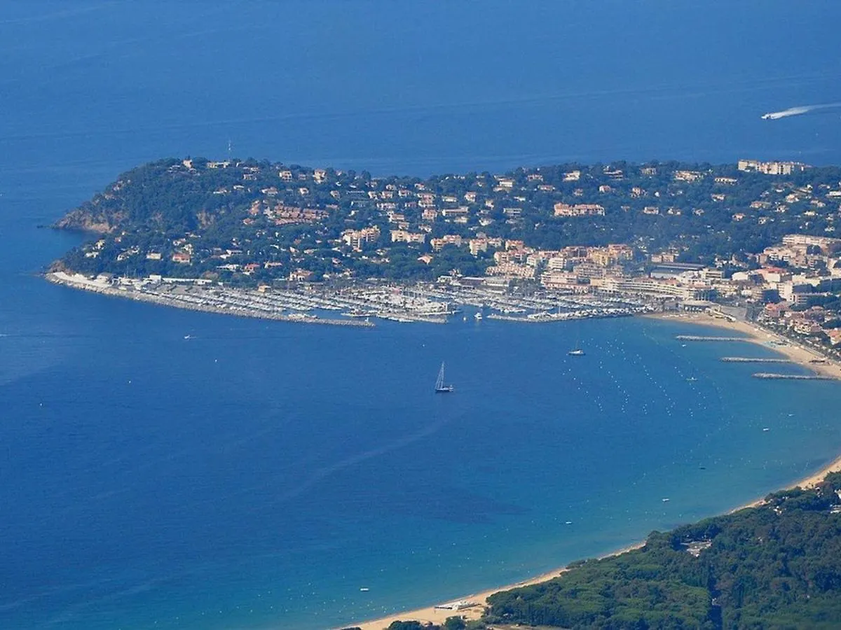 Apartment Studio-Cabine Lumineux Avec Terrasse, Parking, Proche Plage - Fr-1-100-119 Cavalaire-sur-Mer France